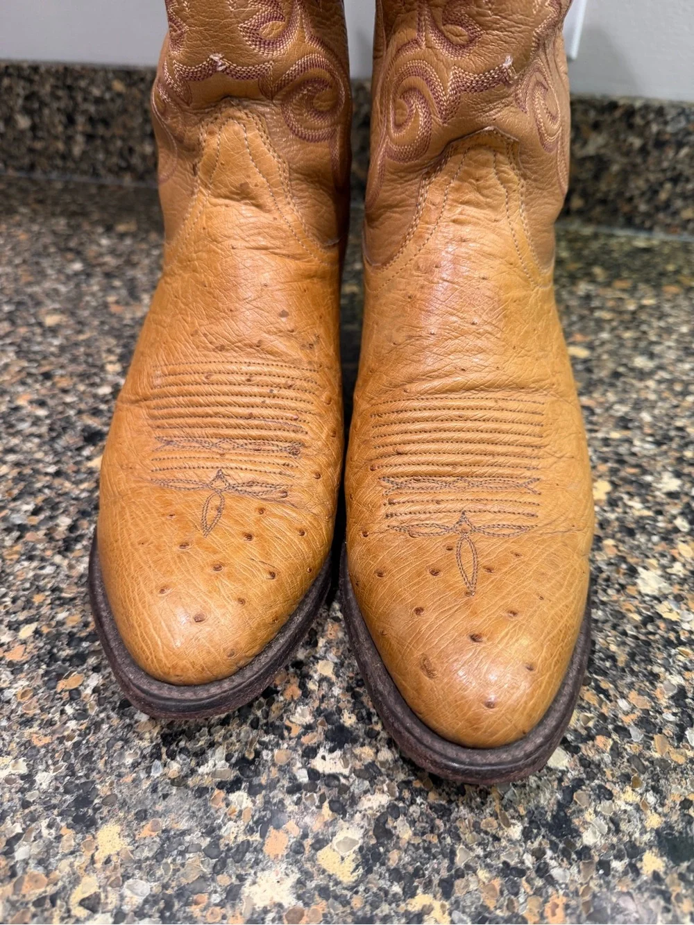 Lucchese classic tan